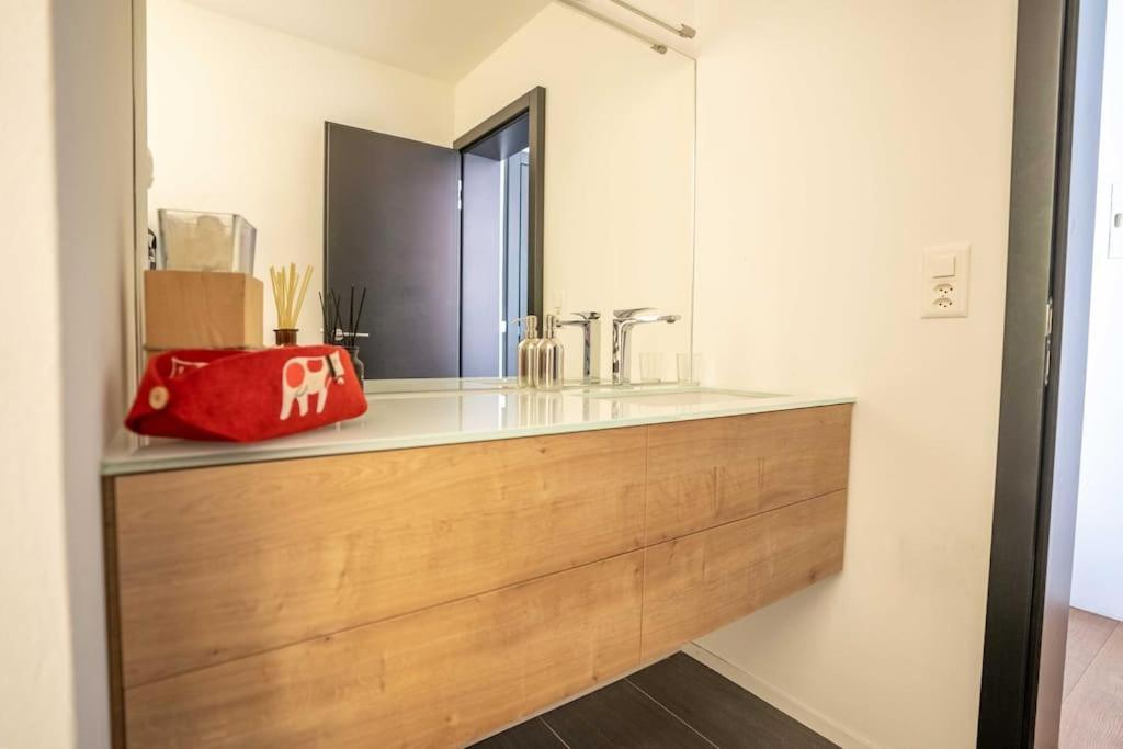 Moderne Wohnung Mit Ausblick Und Viel Sonne زيرمات المظهر الخارجي الصورة